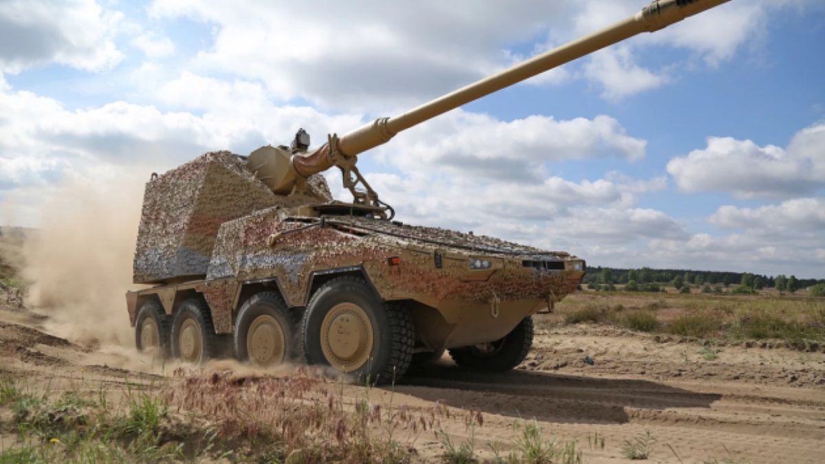 Німеччина передала українським військовим унікальну колісну гаубицю RCH 155