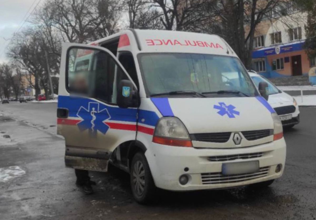У Рівному 56-річний водій під наркотиками керував «швидкою» без прав