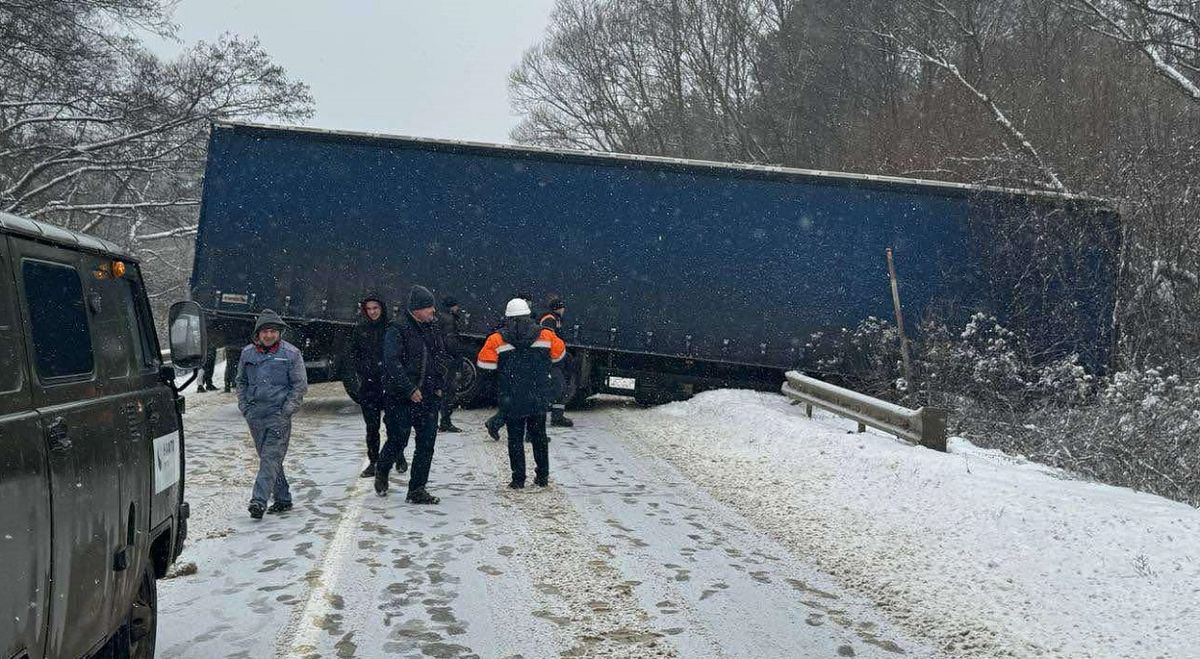 Траса до кордону на Львівщині повністю перекрита через ДТП