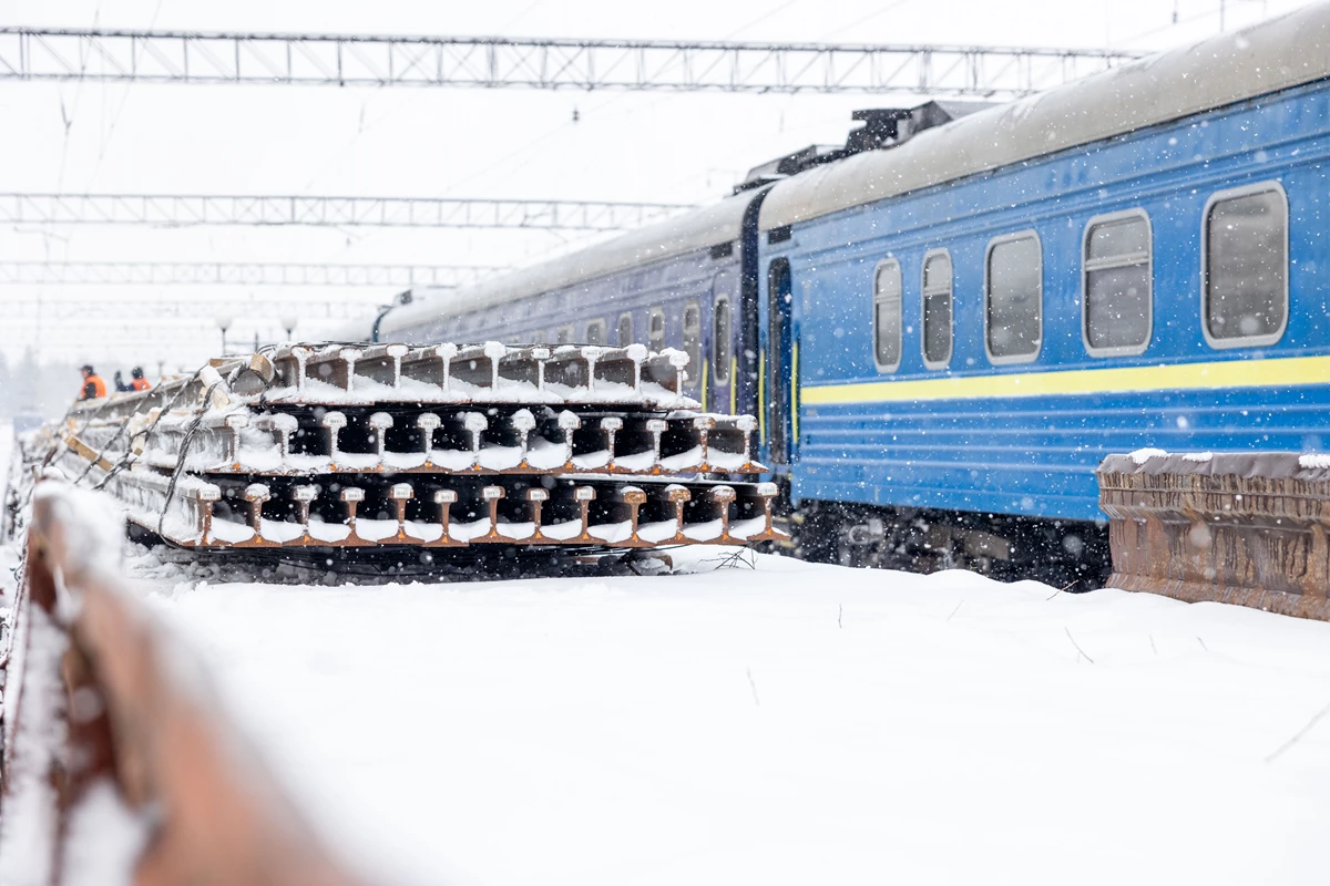 Франція передала Львівщині першу партію рейок для євроколії 