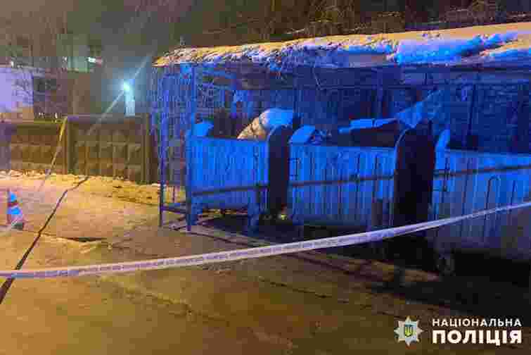 У Хмельницькому 36-річна породілля залишила немовля біля смітників