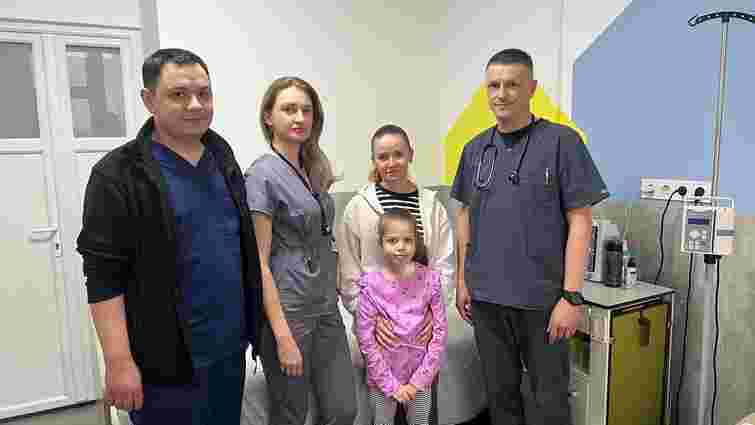 Львівські лікарі понад місяць боролися за життя 8-річної львів’янки з важкою пневмонією