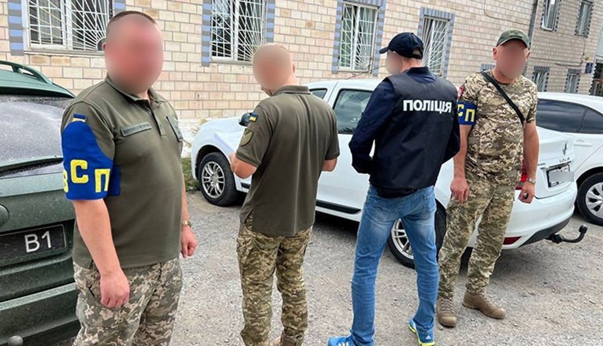 Борщівському військкому і його спільникам інкримінують ще 13 фактів вимагання