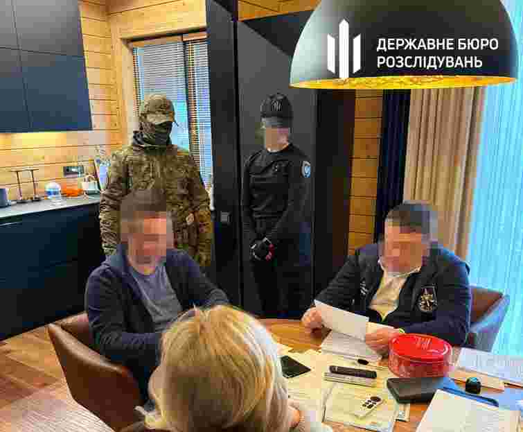 ДБР оголосило підозри судді Господарського суду Києва, Віктору Януковичу та Миколі Азарову