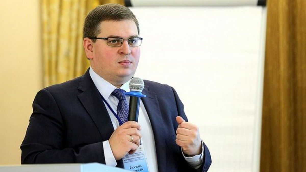 НАБУ і САП підозрюють ексдержсекретаря МВС у масштабному розкраданні грошей 