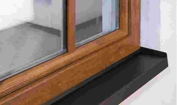 Більше жодних протягів з підвіконня: ефективний спосіб зберегти тепло в домі