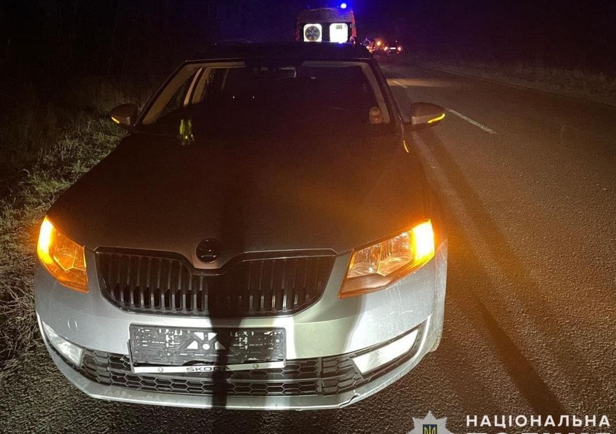 Біля Радехова водій Škoda Octavia на смерть збив пішохода