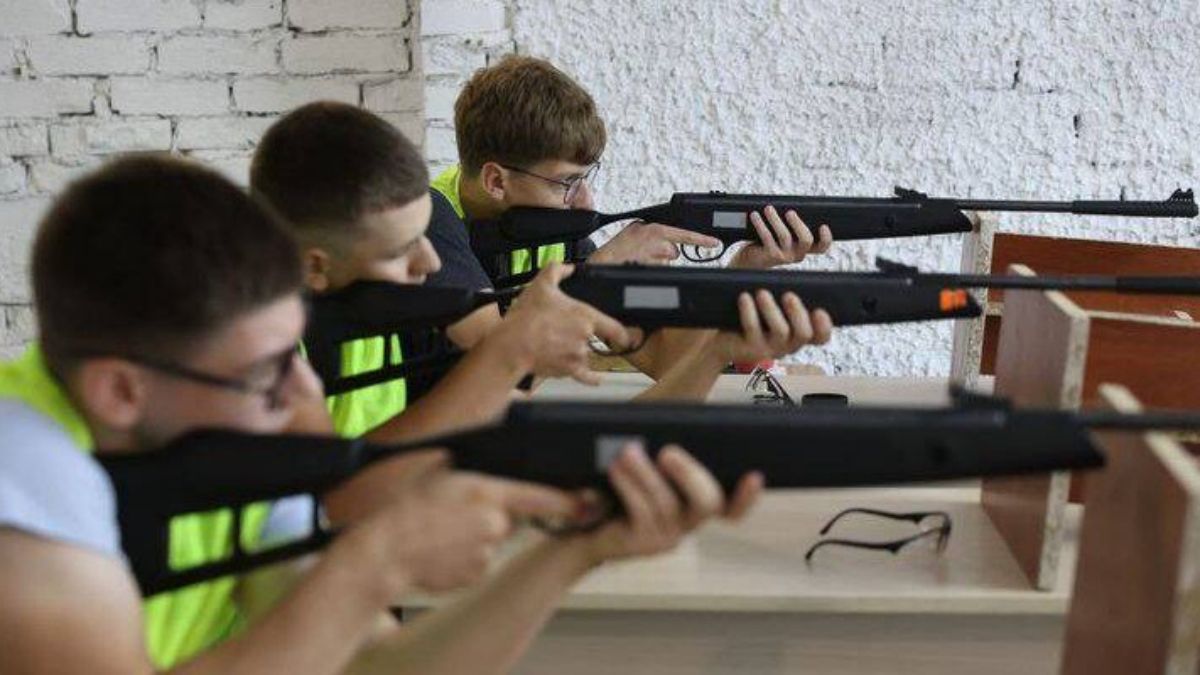 МОН розповіло, яке обладнання купують для уроків «Захист України»
