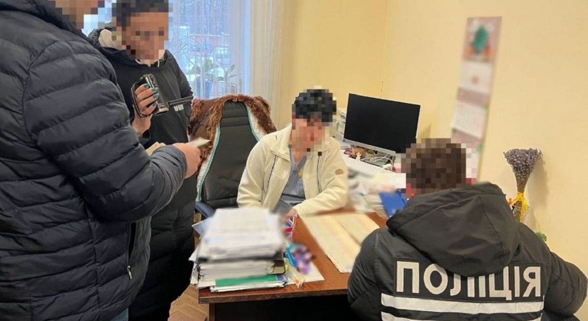 Двом посадовцям Львівського онкоцентру оголосили підозри за махінації на закупівлях