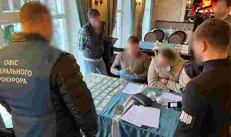 ДБР викрило львівського митника у незаконному збагаченні на 12 млн грн