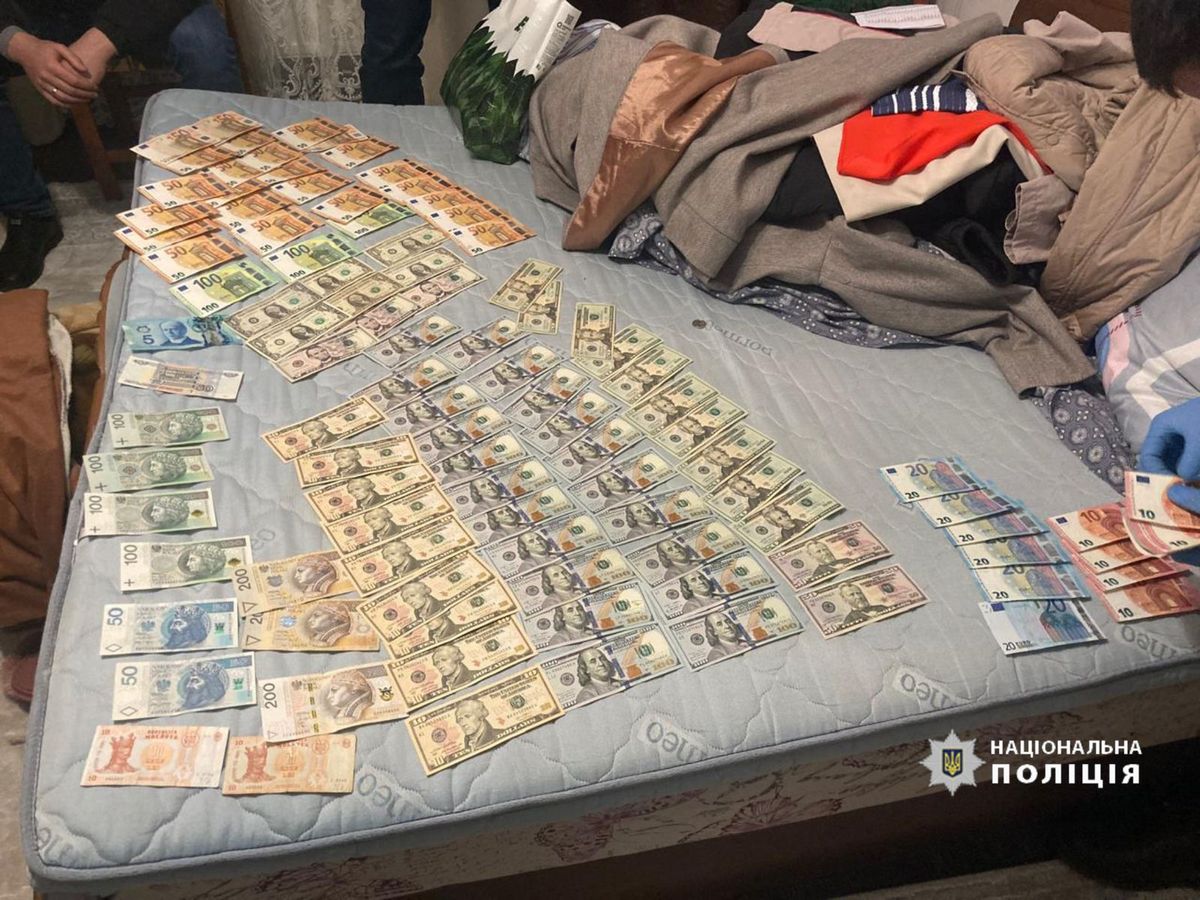 На Прикарпатті колишній військовий зі спільником за $10 тис. підробляли ухилянтам  документи