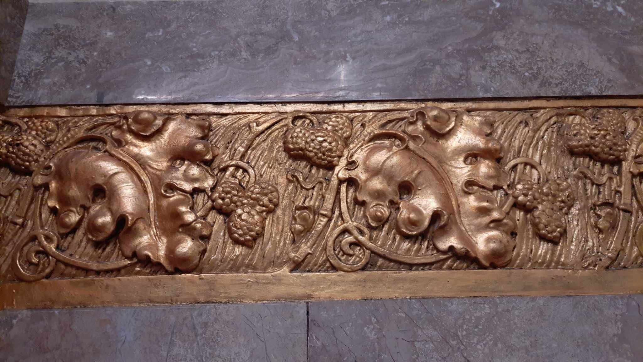 Декоративний фриз на стінах (фото ZAXID.NET)