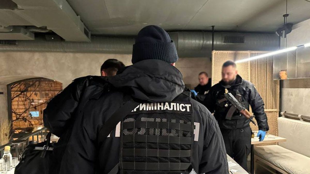 У центрі Києва сталася стрілянина в пекарні 