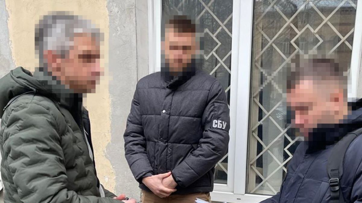 Топпосадовця КМДА викрили на оформленні фейкової інвалідності