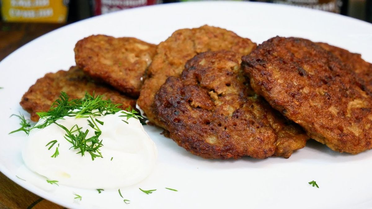 Оладки з курячої печінки й кускусу. Рецепт дня