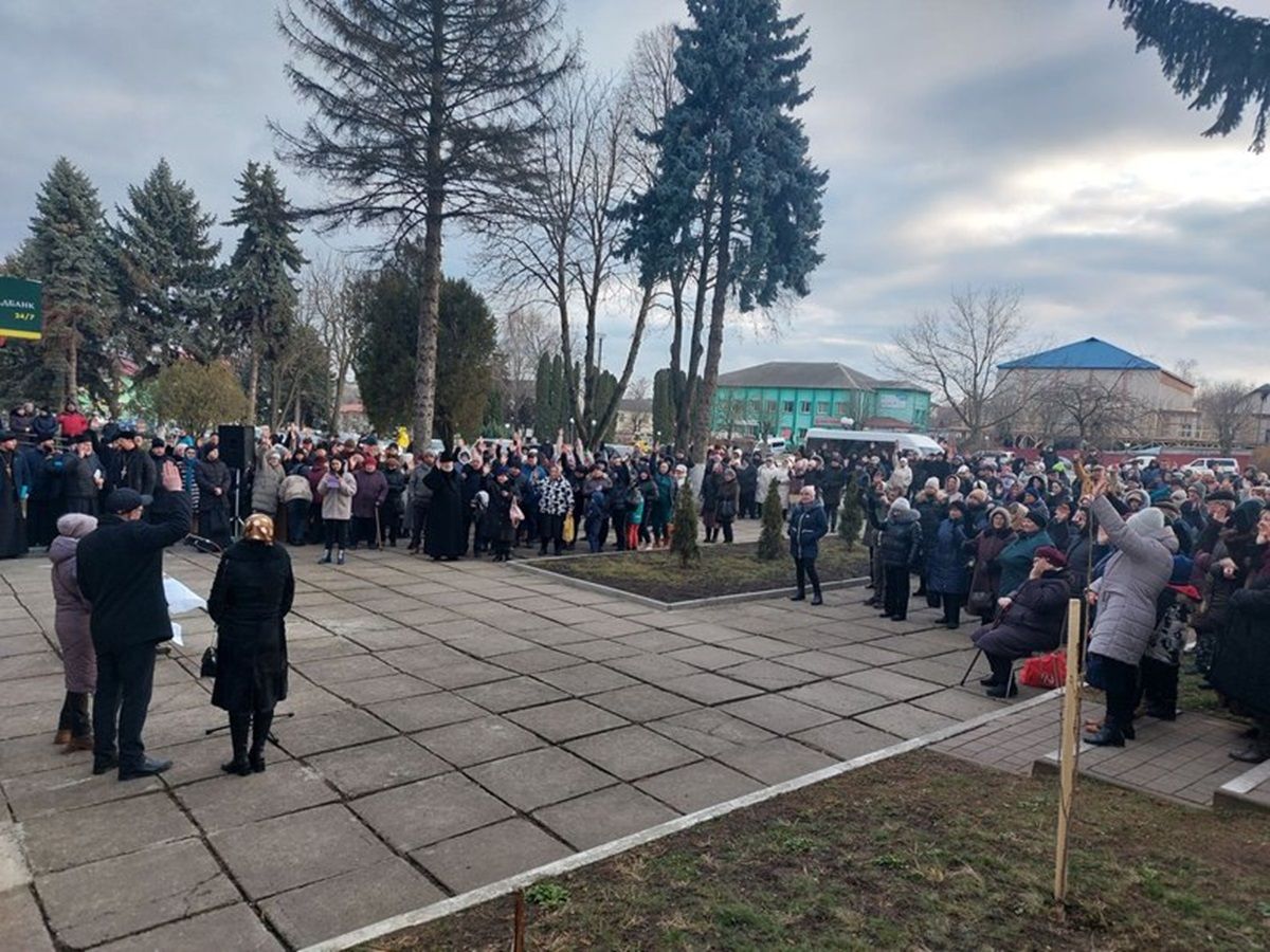 Жителі міста Заставна на Буковині проголосували за перехід в ПЦУ