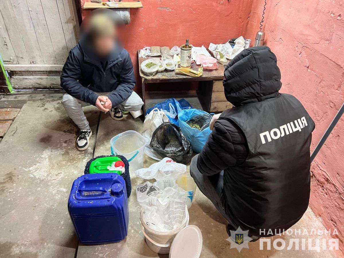 На Хмельниччині викрили нарколабораторію зі щомісячним прибутком у 500 тис. грн
