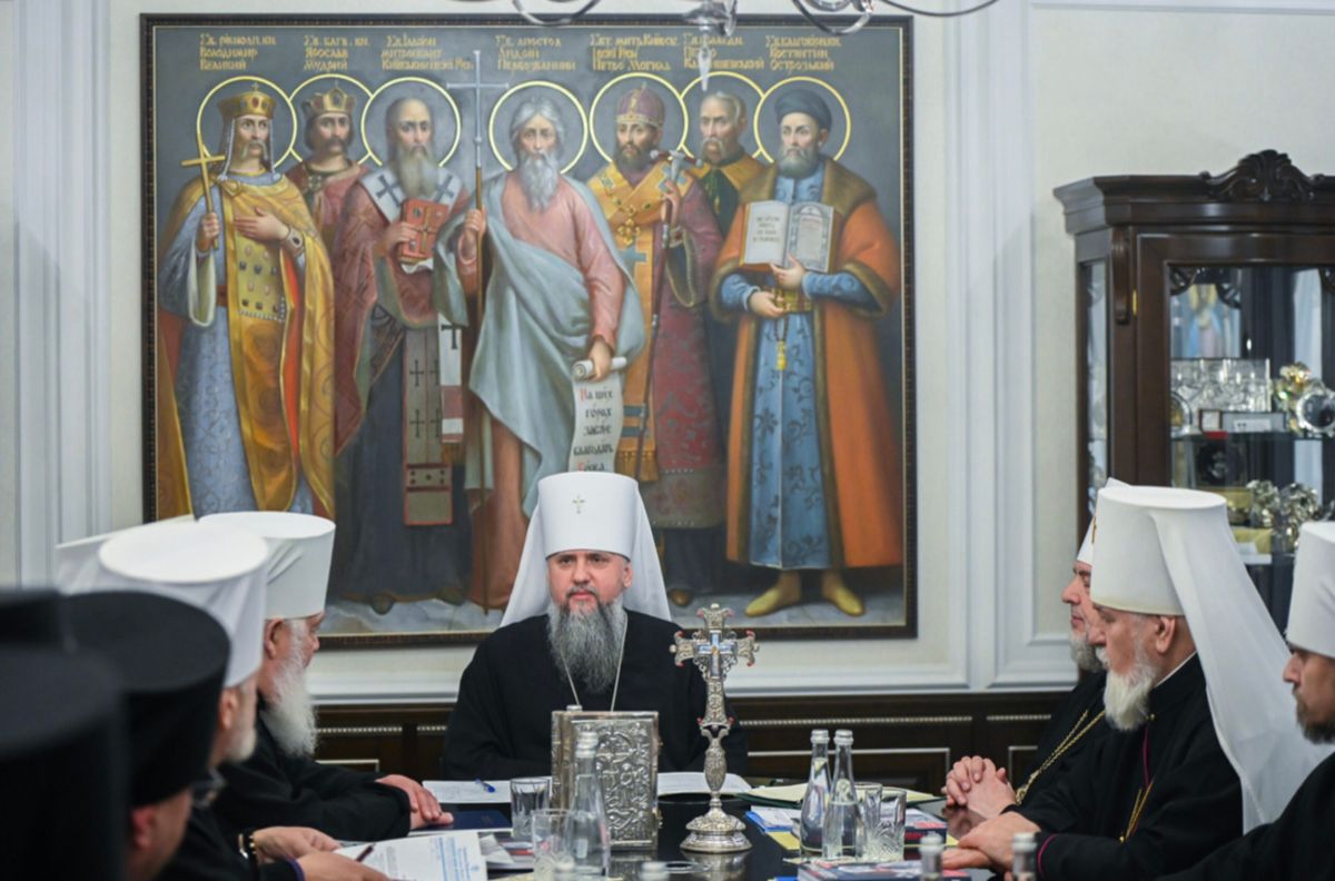 Митрополит Волинської єпархії ПЦУ отримав догану за фрески бізнесменів у Луцькому соборі