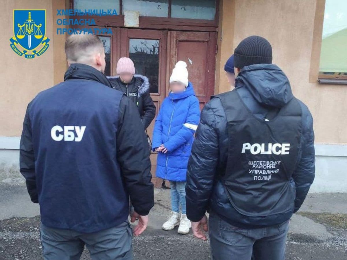 Мешканка Шепетівки на замовлення росіян підпалила будівлю міської ради