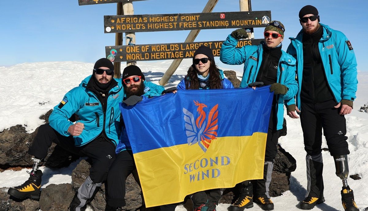 Військовий із Львівщини на протезі піднявся на гору Кіліманджаро