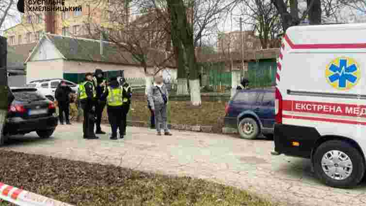 Біля будівлі ТЦК у Камʼянці-Подільському пролунав вибух, є загиблий та поранені Біля будівлі ТЦК у Камʼянці-Подільському пролунав вибух, є загиблий та поранені