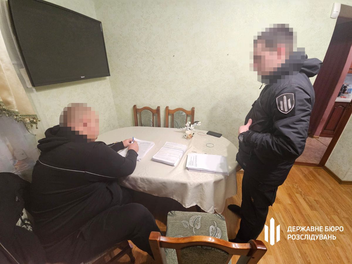 Посадовці Сил логістики привласнили понад 100 млн грн на закупівлі дров для військових 