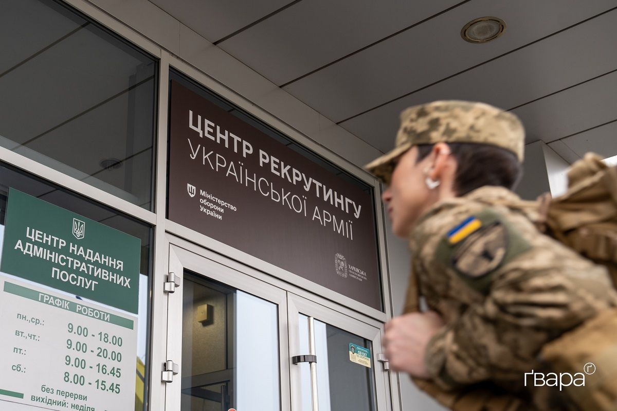 Зеленський розповів про підготовку однорічних спецконтрактів для добровольців до 25 років