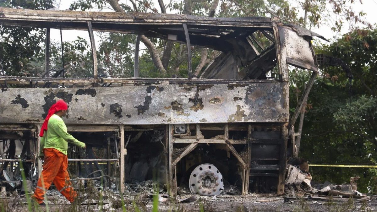 На півдні Мексики автобус зіткнувся з вантажівкою, 41 загиблий