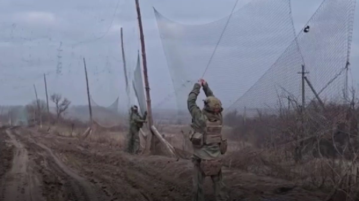Росіяни створили тунелі з антидронових сіток біля Часового Яру