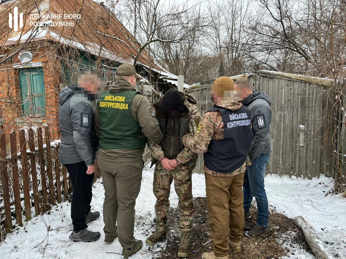 ДБР викрило українського військового, який працював в окупаційній колонії на Херсонщині 
