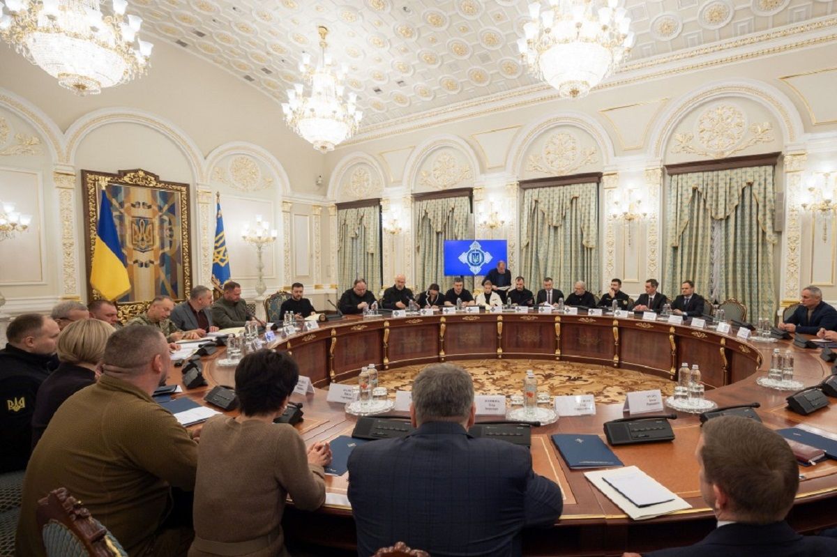 РНБО запровадила санкції проти Порошенка, Медведчука і ще трьох олігархів