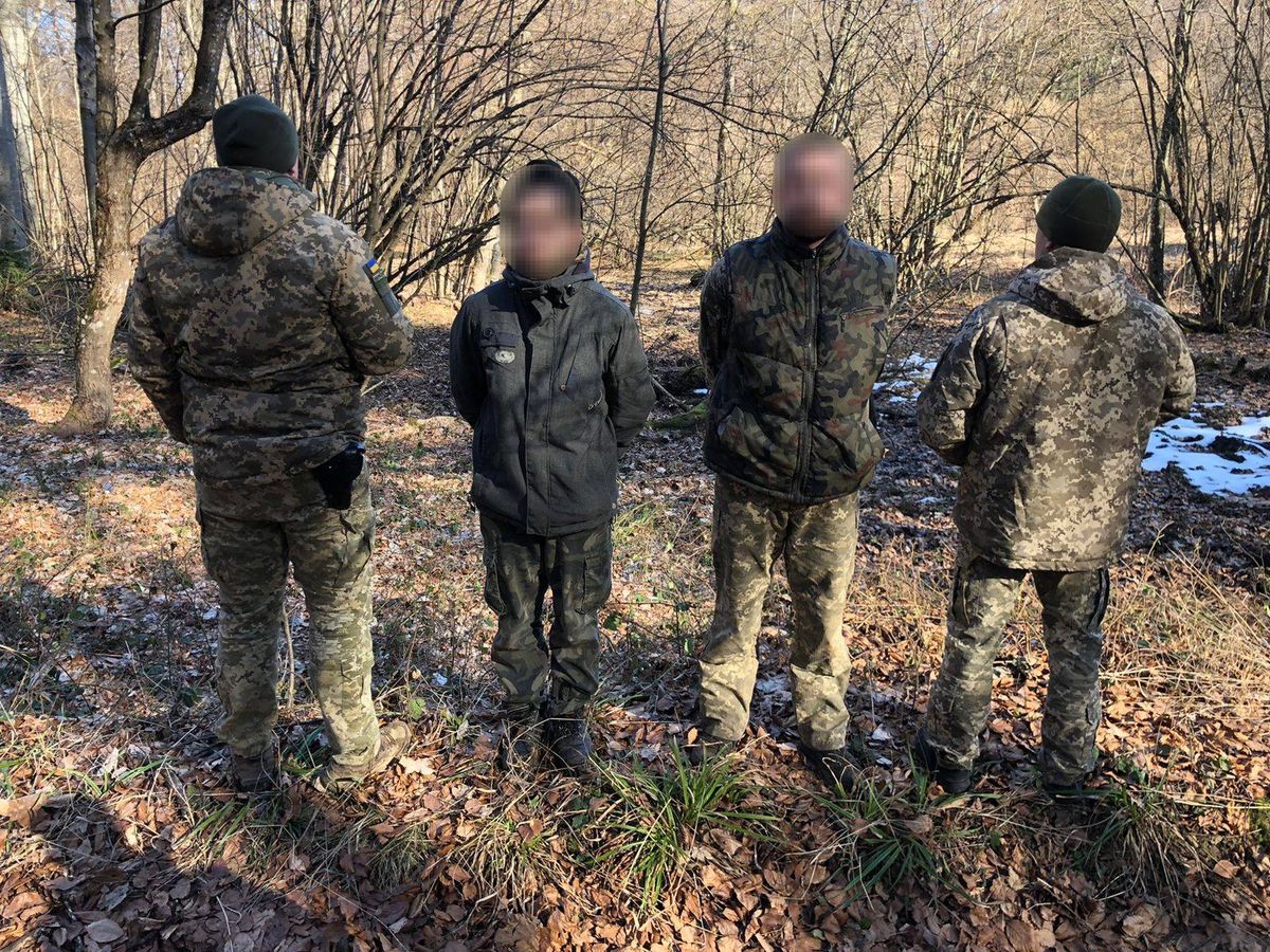 На Закарпатті зі стріляниною затримали переправників ухилянта до Словаччини