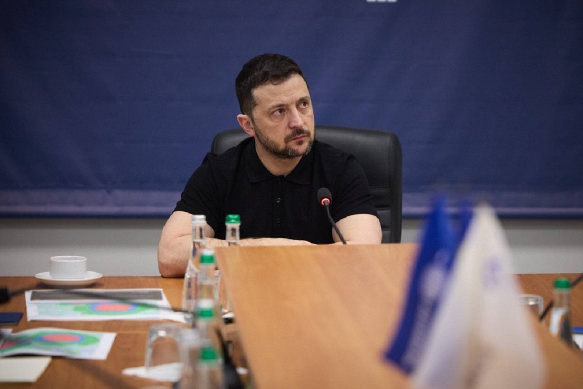 Зеленський назвав умову зняття запроваджених РНБО санкцій з олігархів