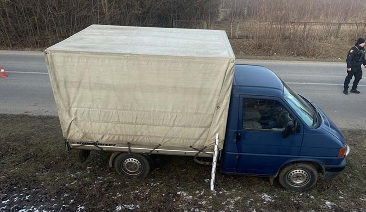 На Тернопільщині вантажівка на смерть збила 4-річну дитину