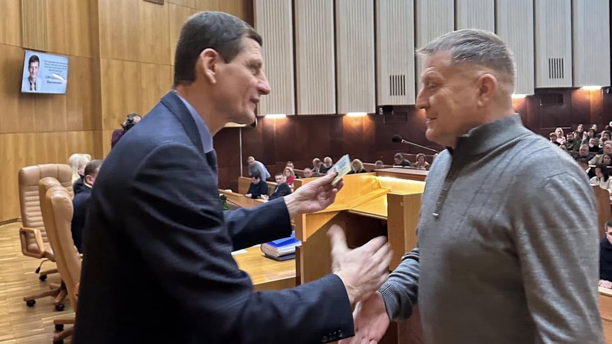 В Івано-Франківській облраді склав присягу новий депутат від «Європейської Солідарності»