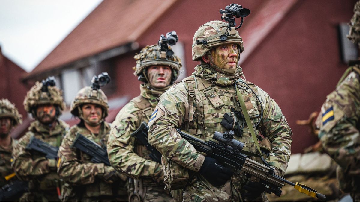 Стармер повідомив про готовність ввести британські війська до України для виконання мирних угод