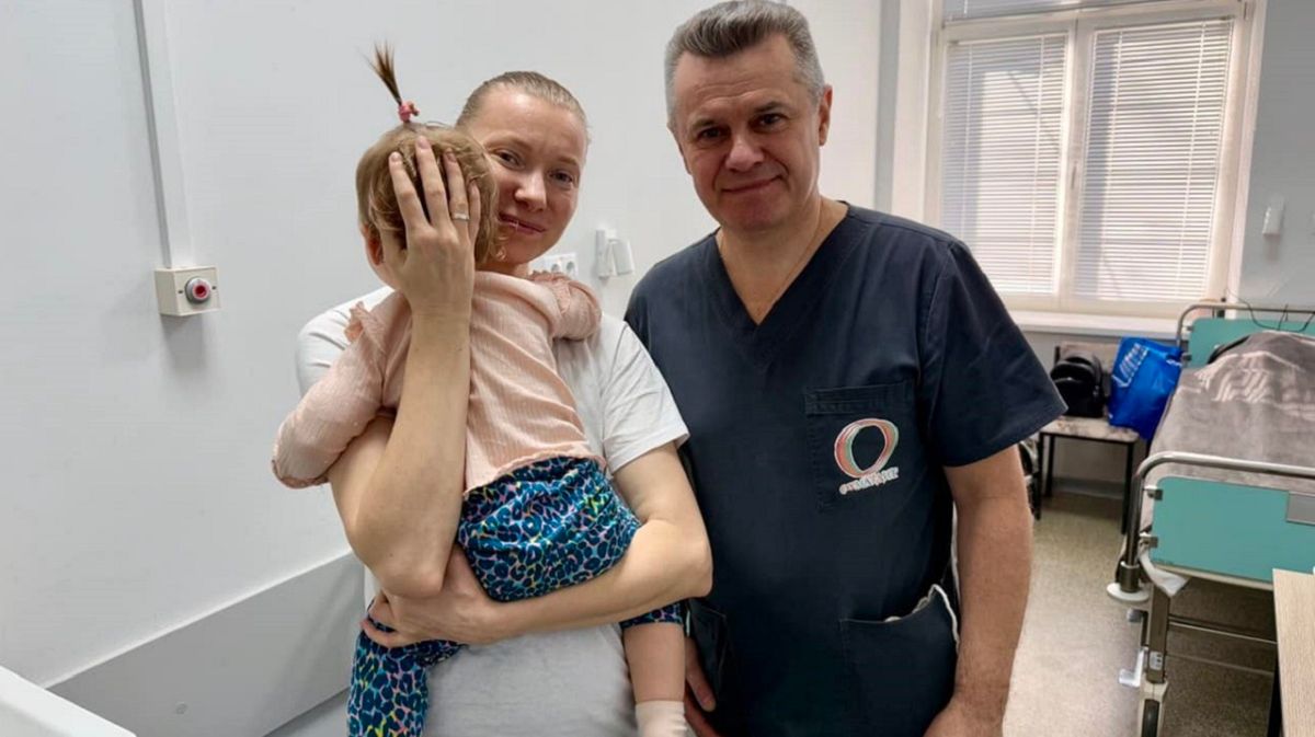 Львівські отоларингологи врятували однорічну дівчинку з рідкісним захворюванням гортані