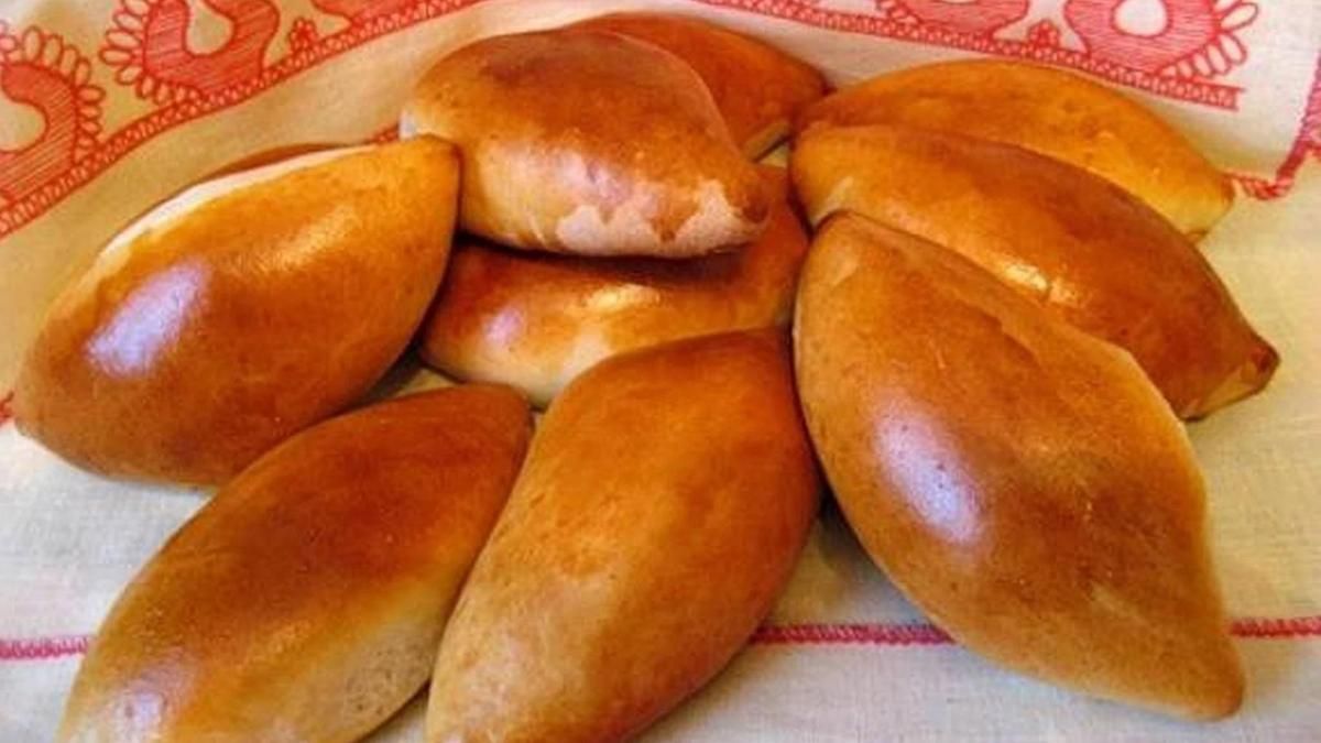 Пиріжки з м'ясом у духовці. Рецепт дня