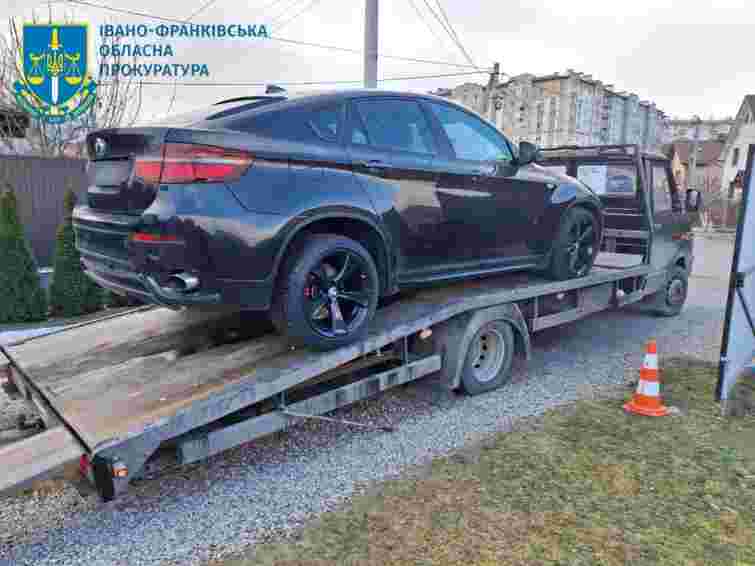 У наркоторговців на Прикарпатті вилучили засіб РЕБ, зброю та елітні автомобілі на 5 млн грн