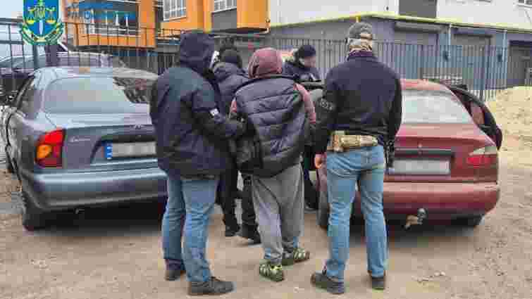 СБУ затримала військового з Хмельниччини за коригування ракетних ударів росіян СБУ затримала військового з Хмельниччини за коригування ракетних ударів росіян