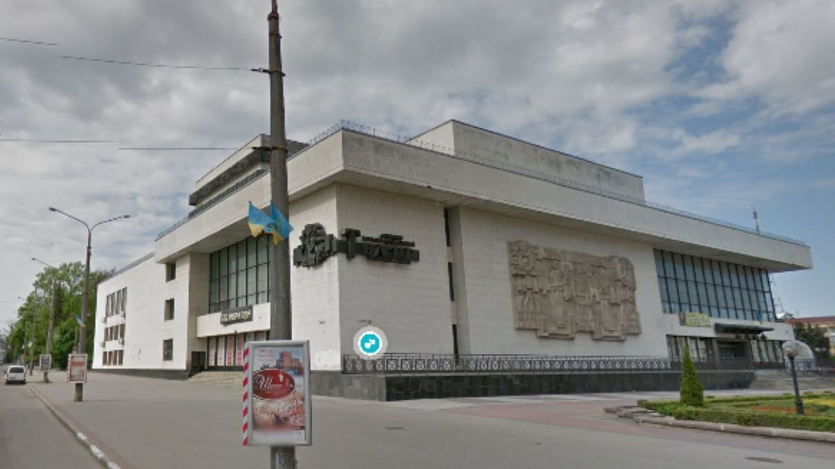 Франківський суд звільнив від покарання охоронця драмтеатру, який випадково вбив колегу