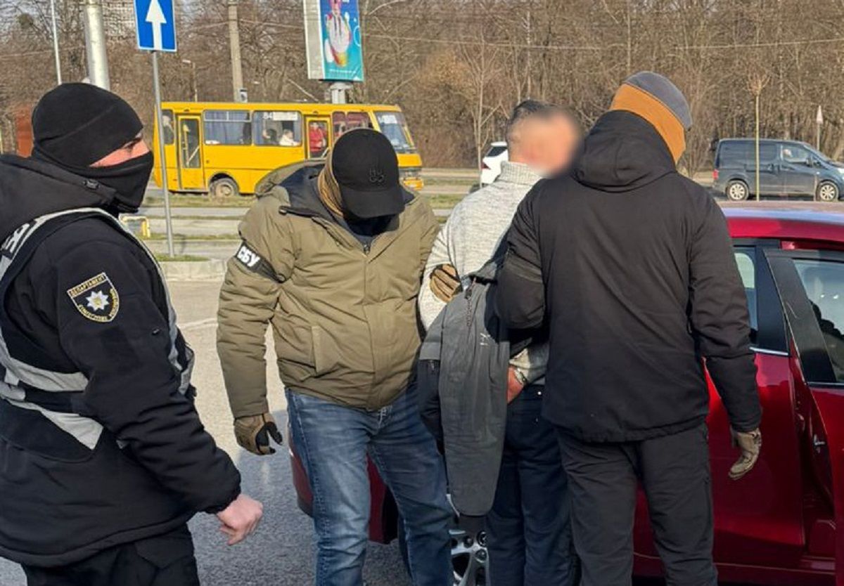 45-річний мешканець Львівщини вимагав у знайомої 200 тис. грн фіктивного боргу