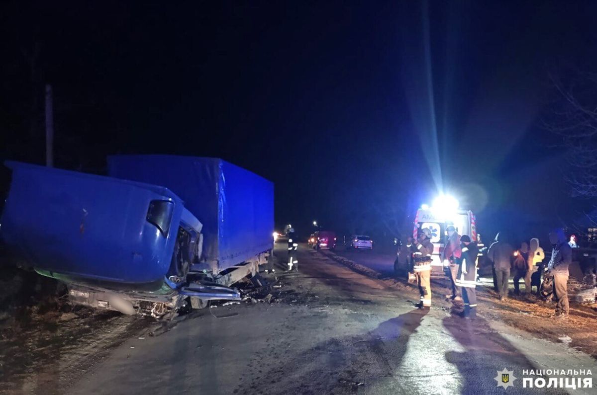На Рівненщині у лобовому зіткненні з вантажівкою загинув 34-річний водій Renault