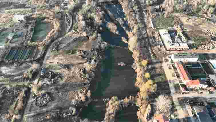 Внаслідок засипання сміттям Чорних озер в Ужгороді завдано збитків на понад 270 тис. грн