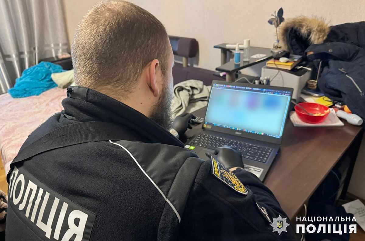 У Хмельницькому затримали власника 11 сайтів з дитячою порнографією