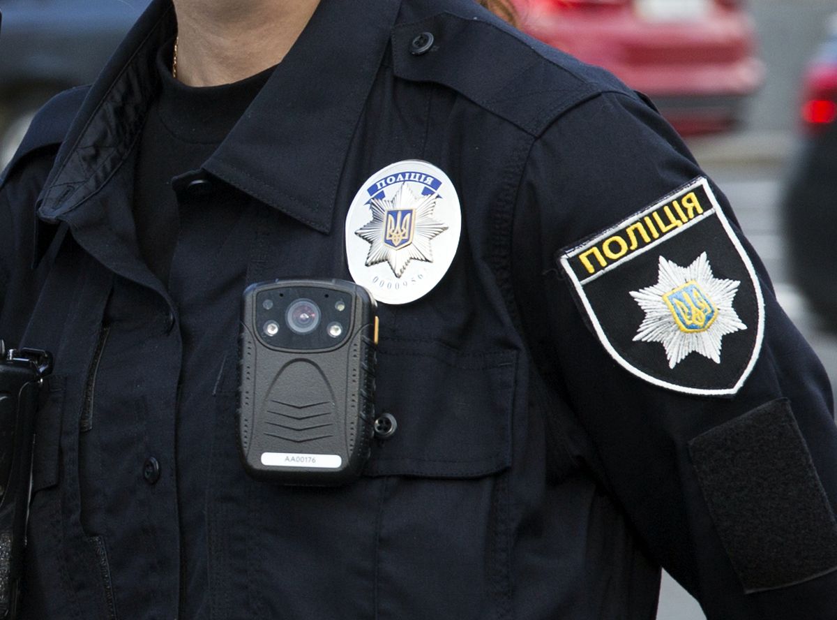 Франківського поліцейського судили за зламану руку місцевому вчителю