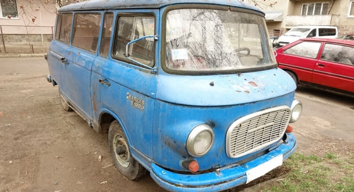В Івано-Франківську покинуті автомобілі забиратимуть на штрафмайданчик