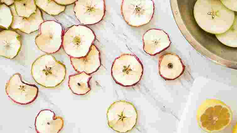 Як правильно зберігати сушені яблука, щоб довго не псувалися: рекомендації Як правильно зберігати сушені яблука, щоб довго не псувалися: рекомендації