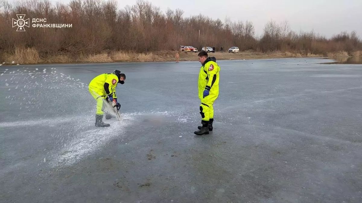 Рятувальники дістали з-під криги зниклого місяць тому прикарпатця