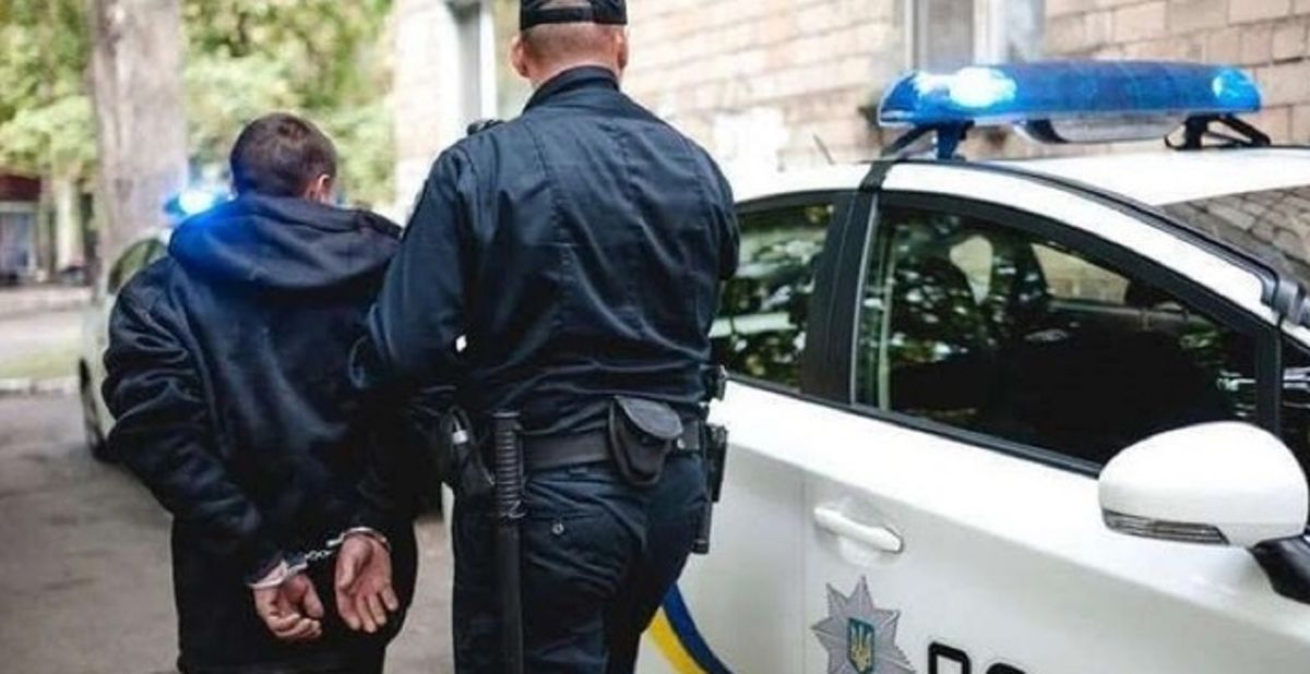 На Сумщині затримали 23-річного чоловіка, який напав на військового ТЦК та поліцейського